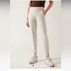 ATHLETA Brooklyn Abalone Grey Ankle Pant